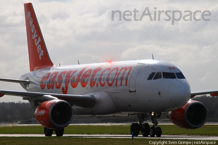 easyJet Airbus A319-111 (G-EZDM) | Photo 24938