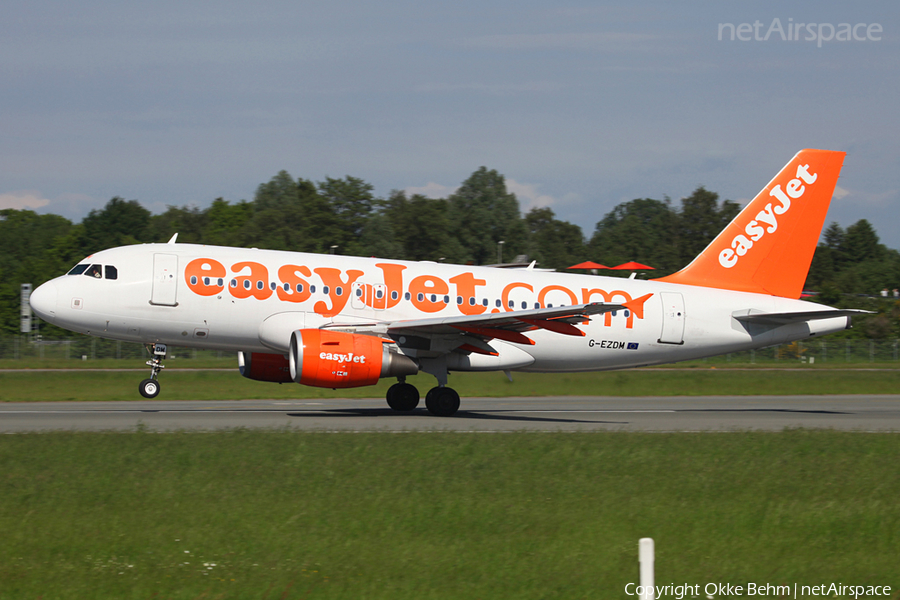 easyJet Airbus A319-111 (G-EZDM) | Photo 42279