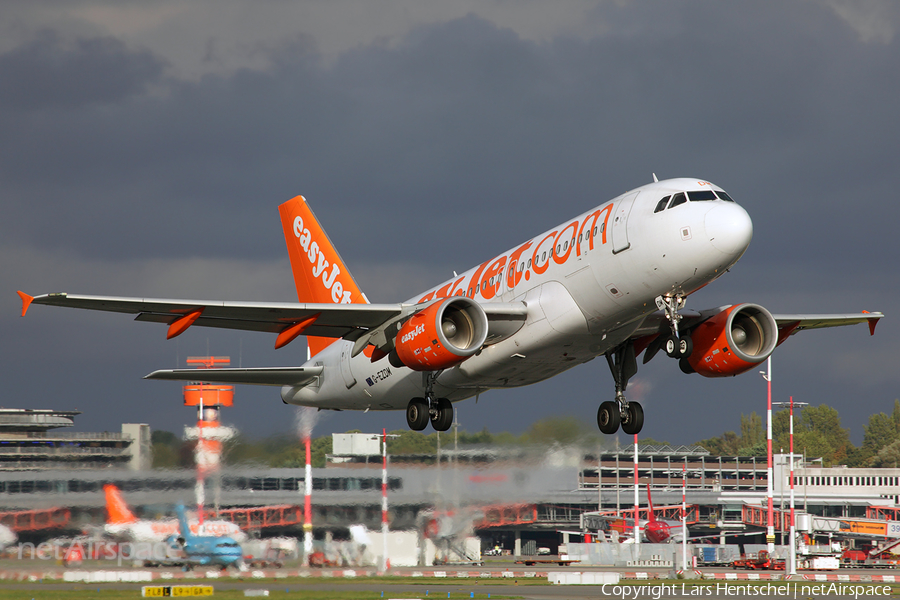 easyJet Airbus A319-111 (G-EZDM) | Photo 55640