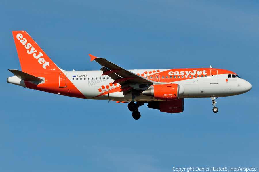 easyJet Airbus A319-111 (G-EZDN) | Photo 515674
