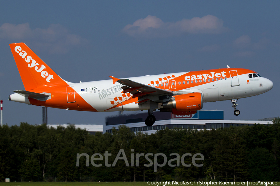 easyJet Airbus A319-111 (G-EZDN) | Photo 98976