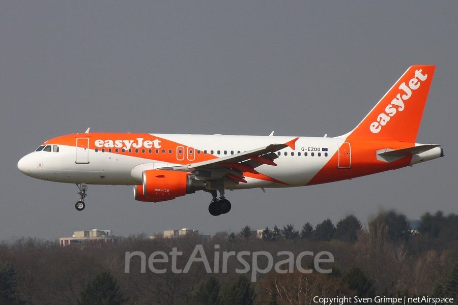 easyJet Airbus A319-111 (G-EZDO) | Photo 73511