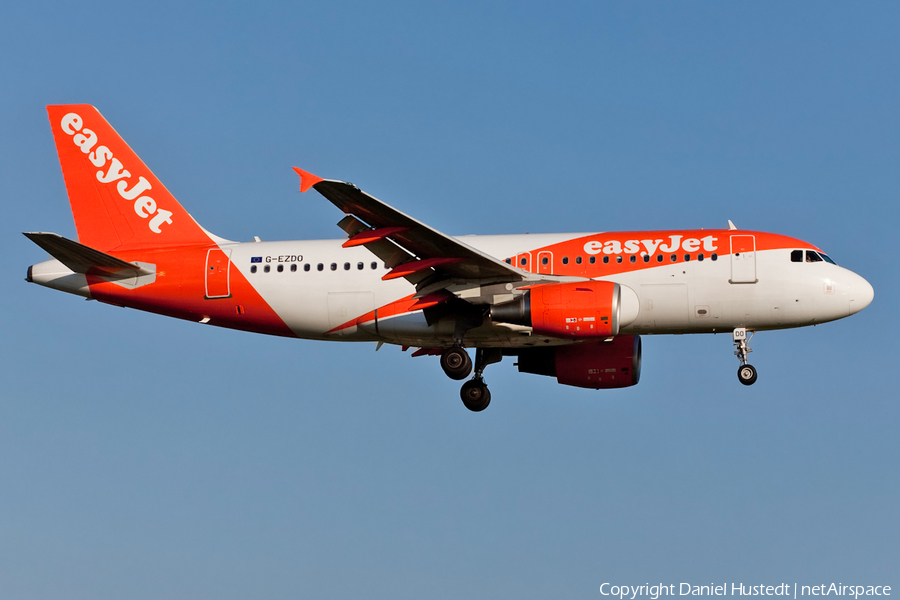 easyJet Airbus A319-111 (G-EZDO) | Photo 517211