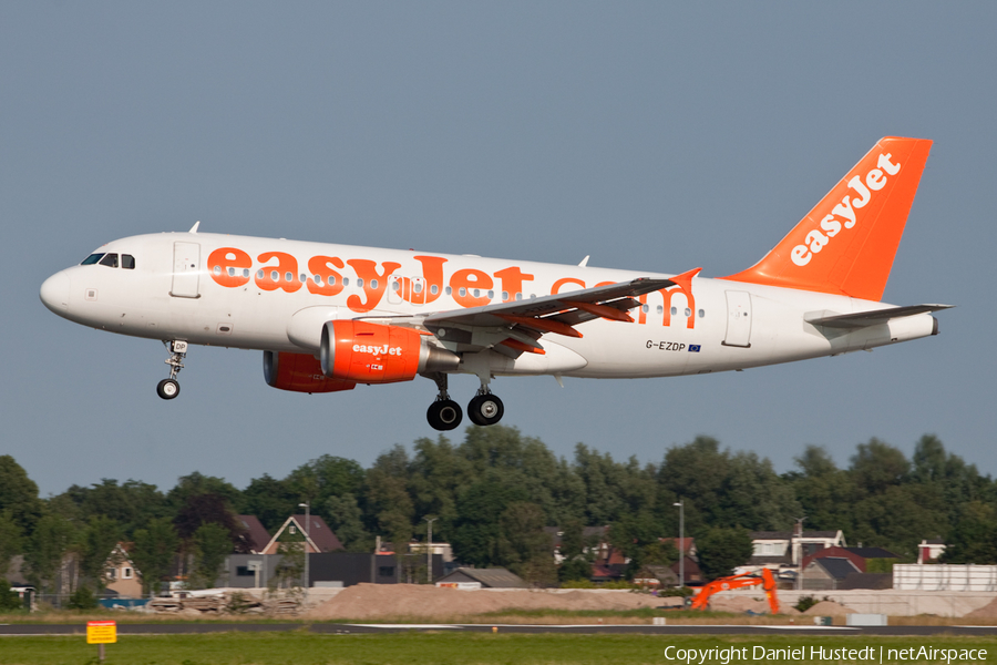 easyJet Airbus A319-111 (G-EZDP) | Photo 658812