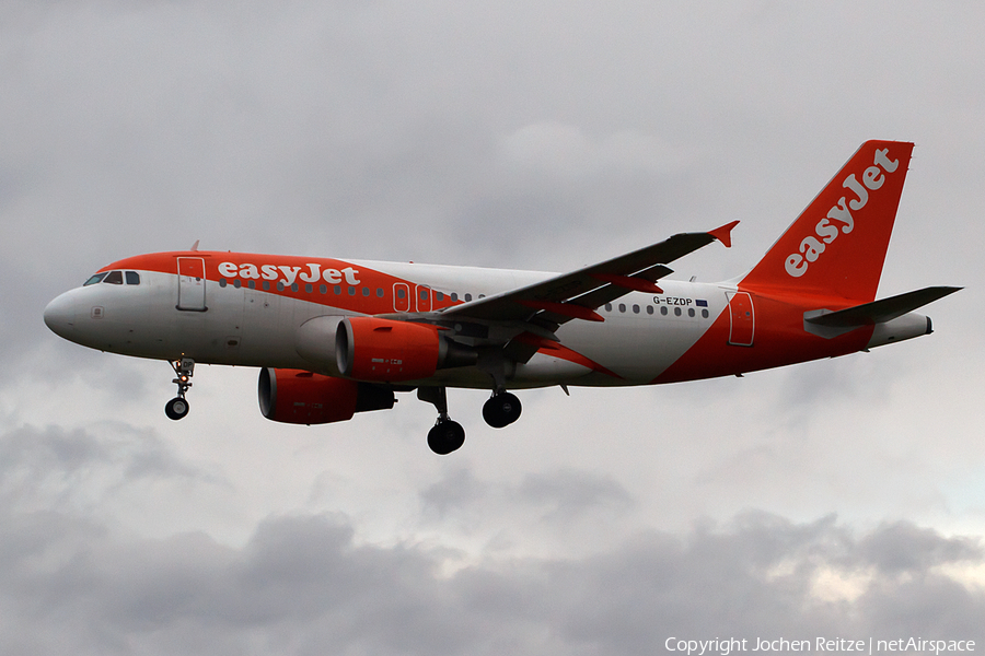 easyJet Airbus A319-111 (G-EZDP) | Photo 149322