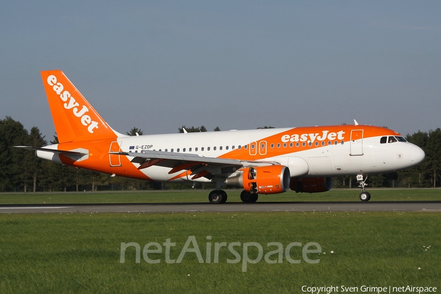 easyJet Airbus A319-111 (G-EZDP) | Photo 123922