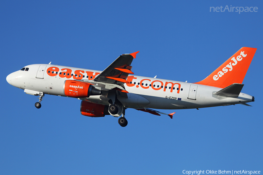 easyJet Airbus A319-111 (G-EZDP) | Photo 49539