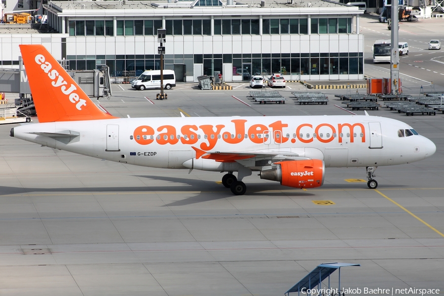 easyJet Airbus A319-111 (G-EZDP) | Photo 145023