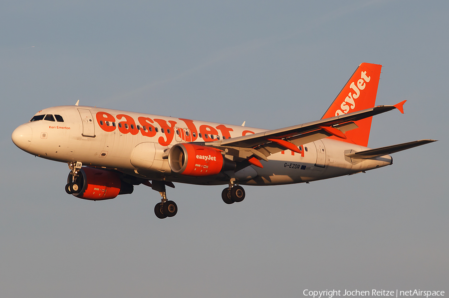 easyJet Airbus A319-111 (G-EZDR) | Photo 61008