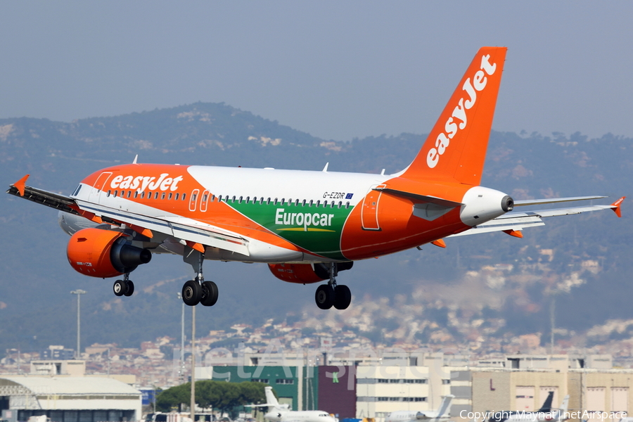 easyJet Airbus A319-111 (G-EZDR) | Photo 193122