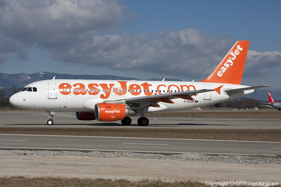 easyJet Airbus A319-111 (G-EZDR) | Photo 376783