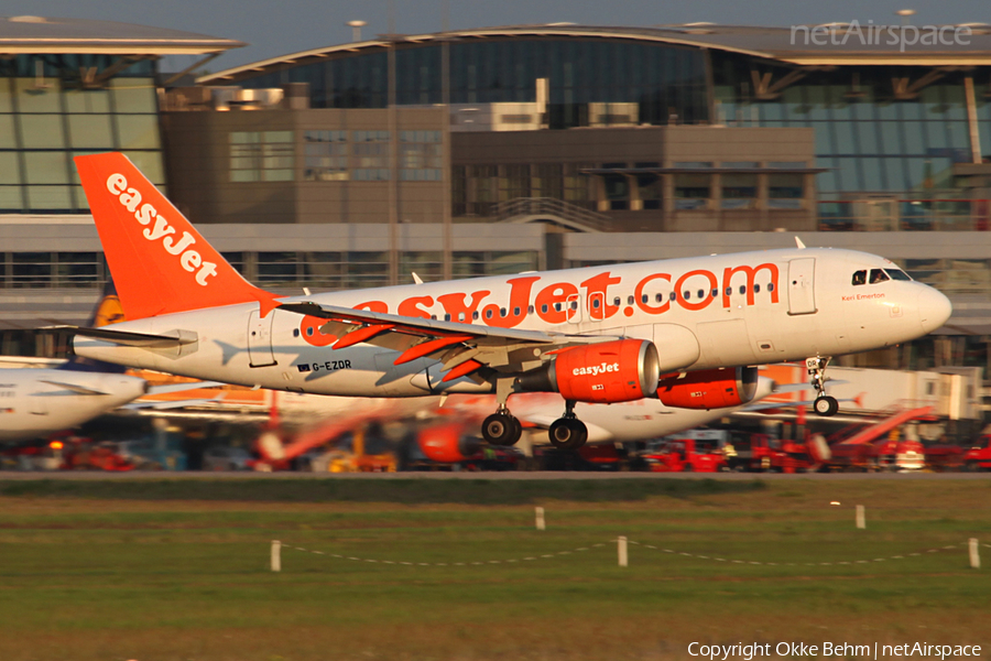 easyJet Airbus A319-111 (G-EZDR) | Photo 42280