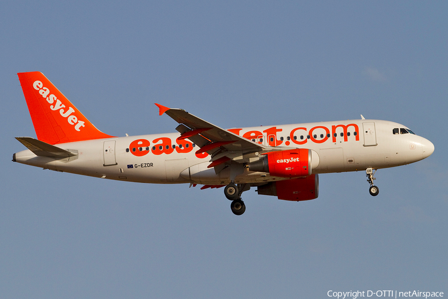 easyJet Airbus A319-111 (G-EZDR) | Photo 367405