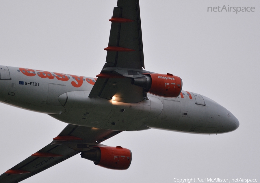 easyJet Airbus A319-111 (G-EZDT) | Photo 76001