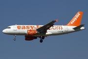 easyJet Airbus A319-111 (G-EZDT) at  Paris - Charles de Gaulle (Roissy), France