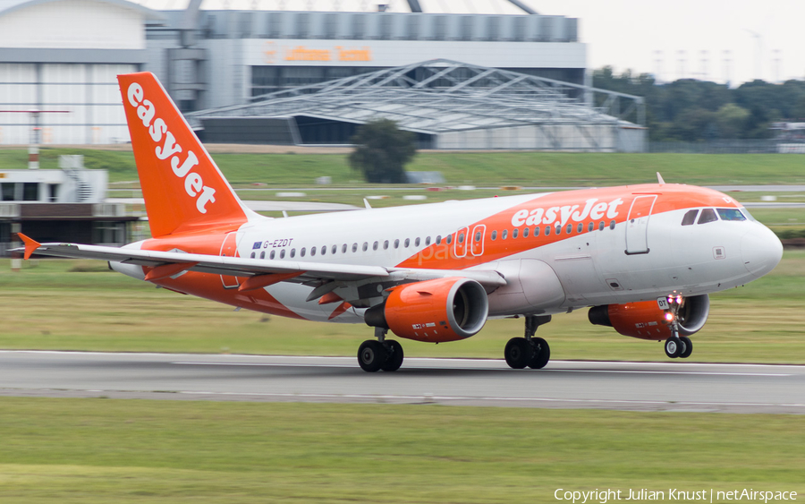easyJet Airbus A319-111 (G-EZDT) | Photo 119375