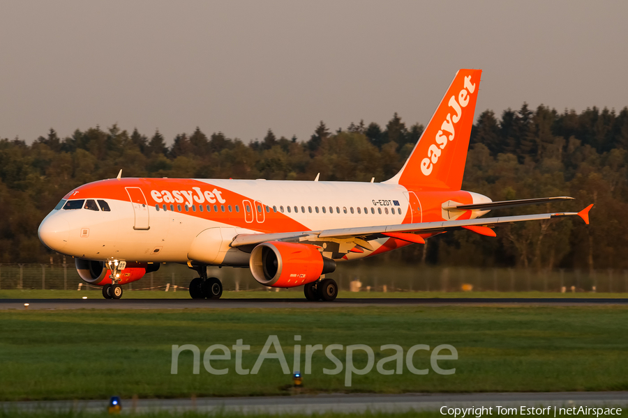 easyJet Airbus A319-111 (G-EZDT) | Photo 123872