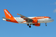 easyJet Airbus A319-111 (G-EZDT) at  Hamburg - Fuhlsbuettel (Helmut Schmidt), Germany