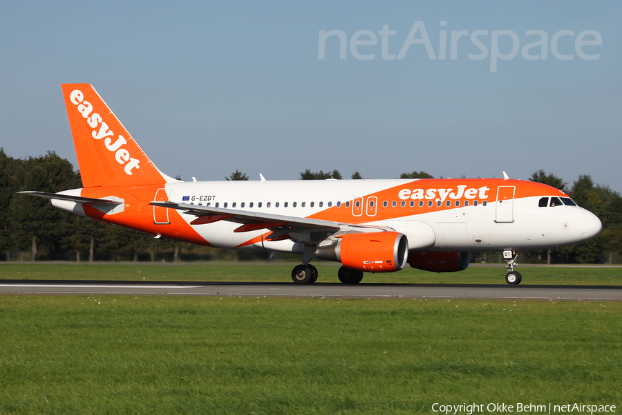 easyJet Airbus A319-111 (G-EZDT) | Photo 125742