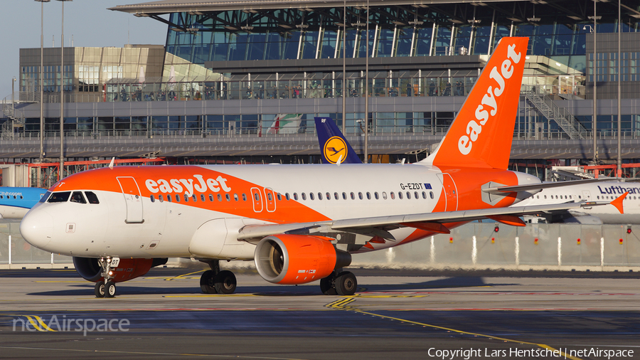 easyJet Airbus A319-111 (G-EZDT) | Photo 132398