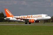 easyJet Airbus A319-111 (G-EZDT) at  Hamburg - Fuhlsbuettel (Helmut Schmidt), Germany