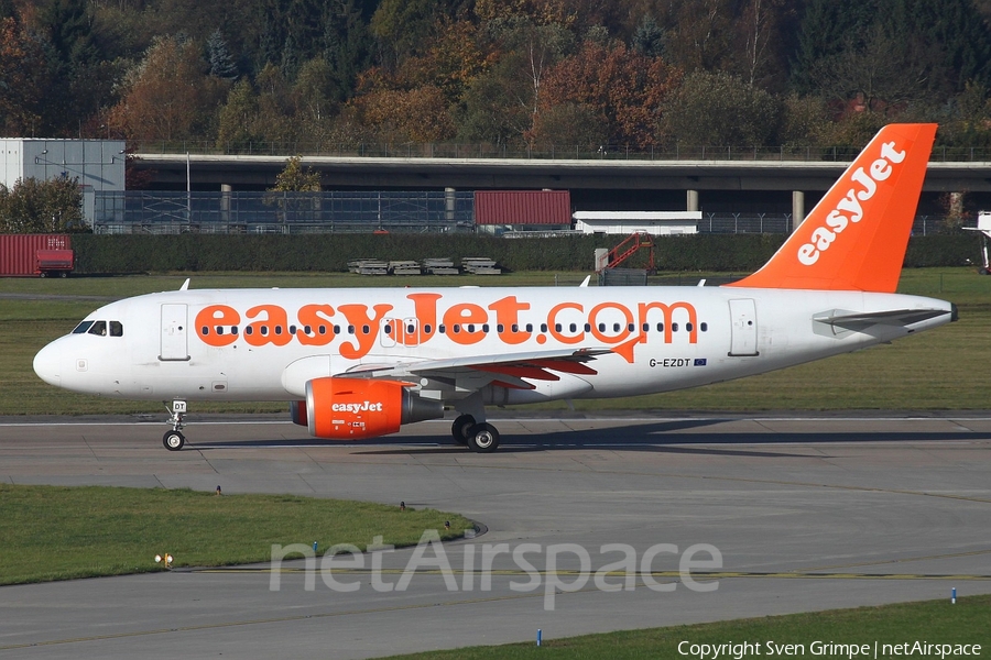 easyJet Airbus A319-111 (G-EZDT) | Photo 60771