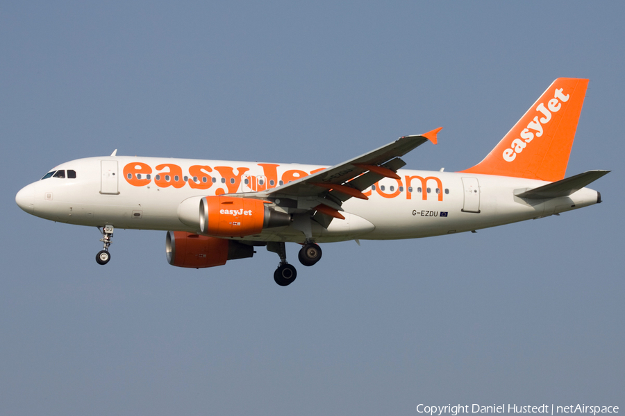 easyJet Airbus A319-111 (G-EZDU) | Photo 544157
