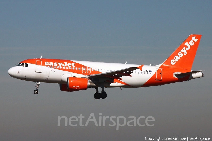 easyJet Airbus A319-111 (G-EZDU) | Photo 154406