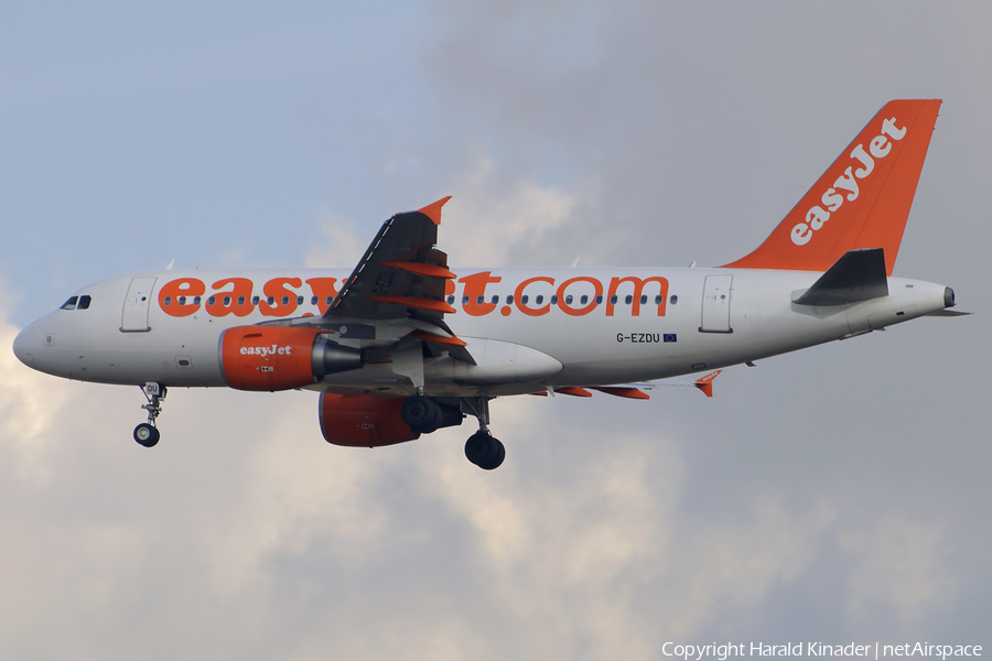 easyJet Airbus A319-111 (G-EZDU) | Photo 311214