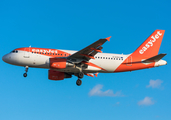 easyJet Airbus A319-111 (G-EZDV) at  Hamburg - Fuhlsbuettel (Helmut Schmidt), Germany