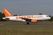 easyJet Airbus A319-111 (G-EZDV) at  Hamburg - Fuhlsbuettel (Helmut Schmidt), Germany