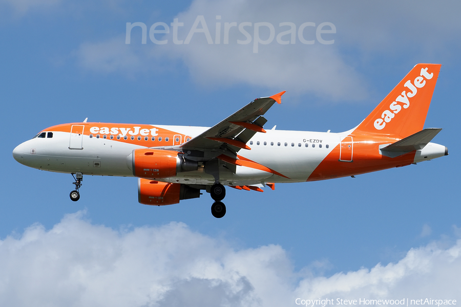 easyJet Airbus A319-111 (G-EZDV) | Photo 535086
