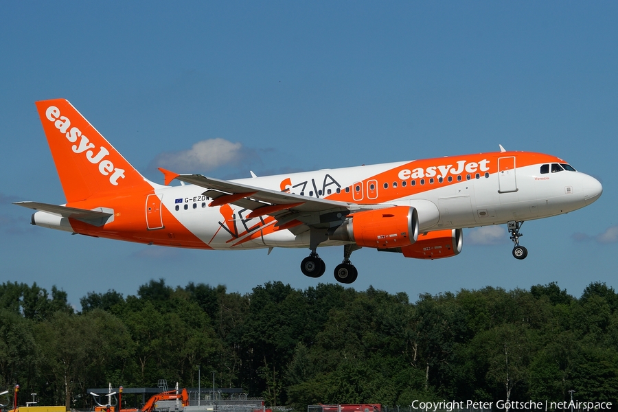 easyJet Airbus A319-111 (G-EZDW) | Photo 115823