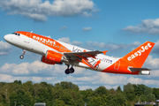 easyJet Airbus A319-111 (G-EZDW) at  Hamburg - Fuhlsbuettel (Helmut Schmidt), Germany