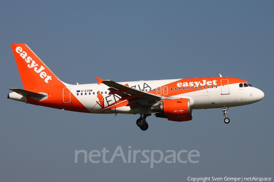 easyJet Airbus A319-111 (G-EZDW) | Photo 122747