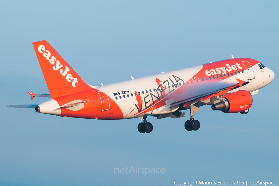 easyJet Airbus A319-111 (G-EZDW) | Photo 160612