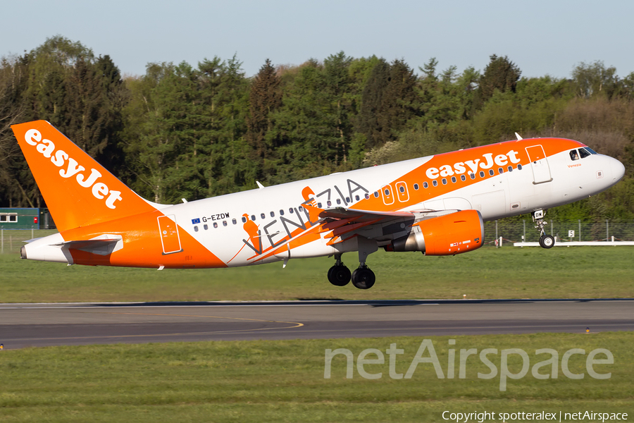 easyJet Airbus A319-111 (G-EZDW) | Photo 161622