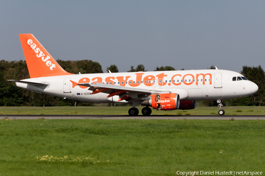 easyJet Airbus A319-111 (G-EZDW) | Photo 498904