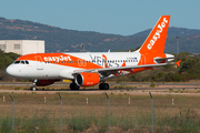 easyJet Airbus A319-111 (G-EZDW) at  Olbia - Costa Smeralda, Italy