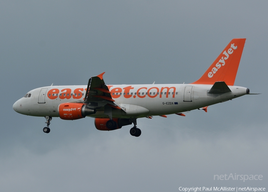 easyJet Airbus A319-111 (G-EZDX) | Photo 50444