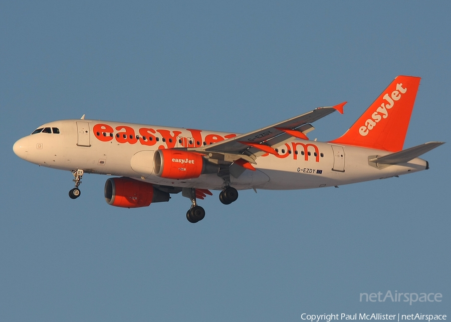 easyJet Airbus A319-111 (G-EZDY) | Photo 35692