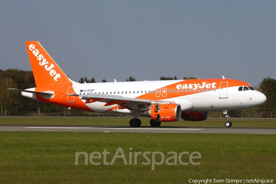 easyJet Airbus A319-111 (G-EZDY) | Photo 106947