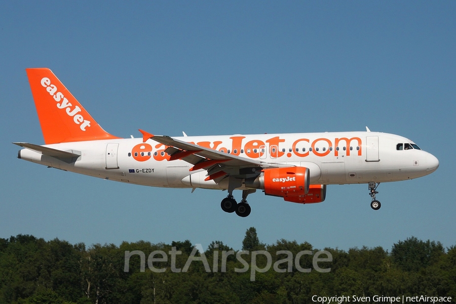 easyJet Airbus A319-111 (G-EZDY) | Photo 80239