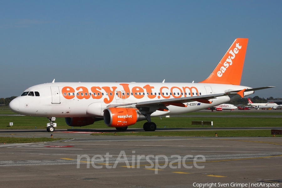 easyJet Airbus A319-111 (G-EZDY) | Photo 87972