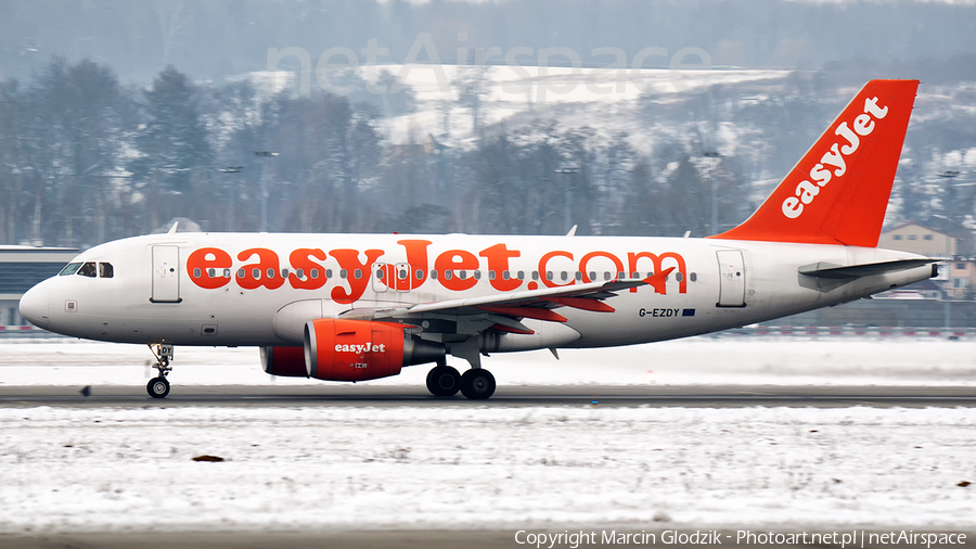 easyJet Airbus A319-111 (G-EZDY) | Photo 426075