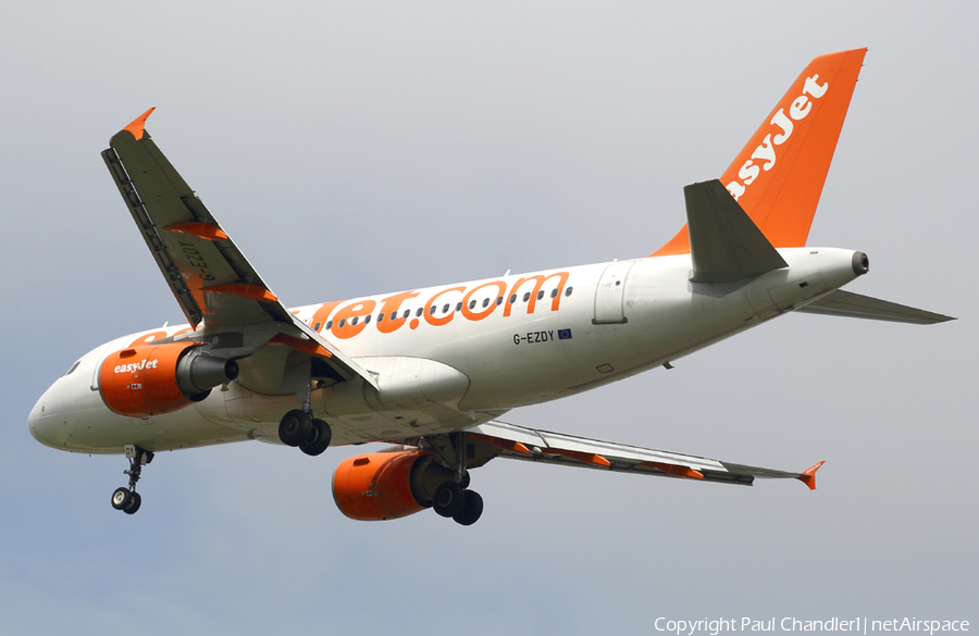 easyJet Airbus A319-111 (G-EZDY) | Photo 51316