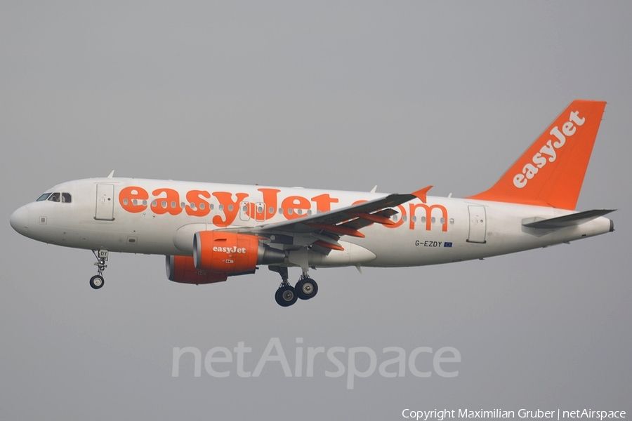 easyJet Airbus A319-111 (G-EZDY) | Photo 112054