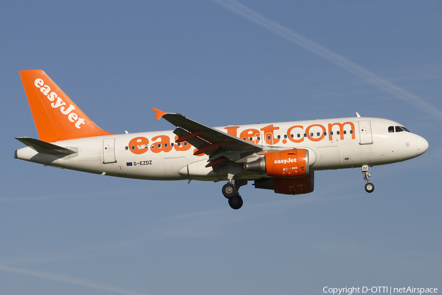 easyJet Airbus A319-111 (G-EZDZ) | Photo 437669