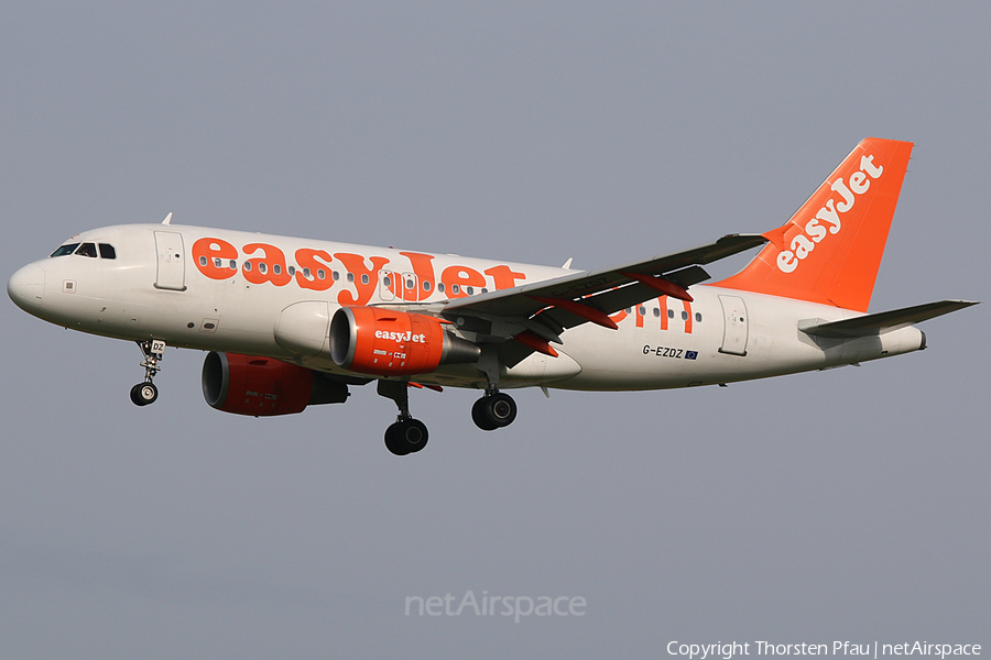 easyJet Airbus A319-111 (G-EZDZ) | Photo 61028