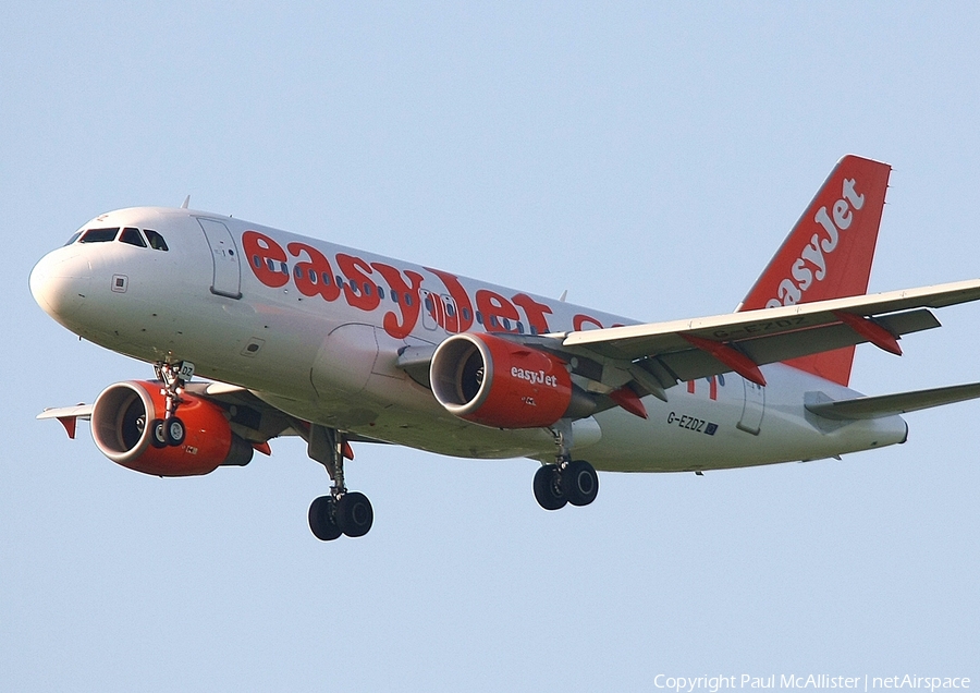 easyJet Airbus A319-111 (G-EZDZ) | Photo 6168